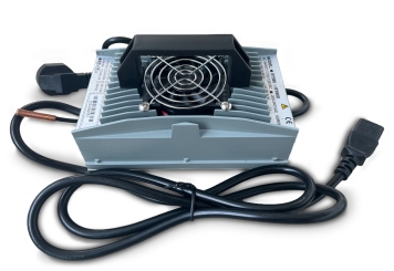 Charger for AKM80-1, C13 power socket, 48 V / 53 Ah, wipeket