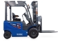 Forklift truck 2500 kg from the side, fork lowered